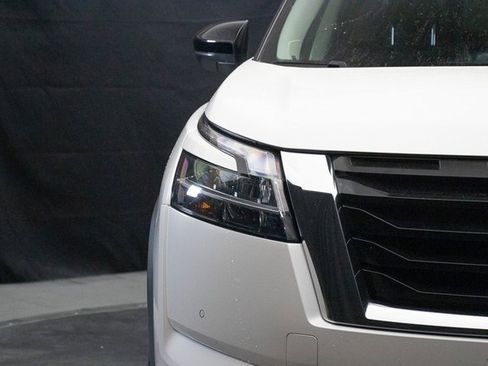 Used 2023 Nissan Pathfinder SL w/ SL Premium Package image 5