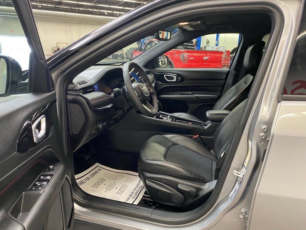 Used 2023 Jeep Compass Trailhawk AWD/4WD image 23