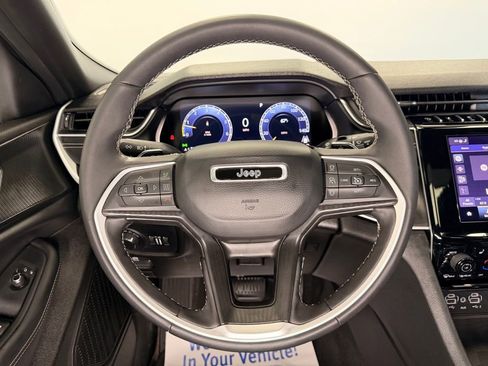 Used 2025 Jeep Grand Cherokee L Altitude RWD image 18