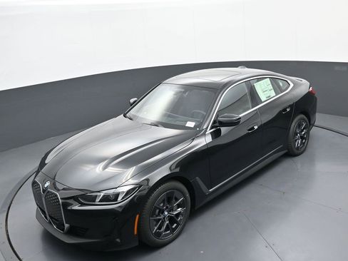 New 2026 BMW i4 xDrive40i w/ Premium Package AWD/4WD image 32