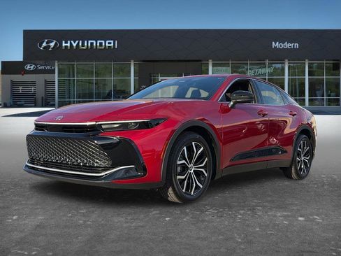 Used 2026 Toyota Crown XLE image 1