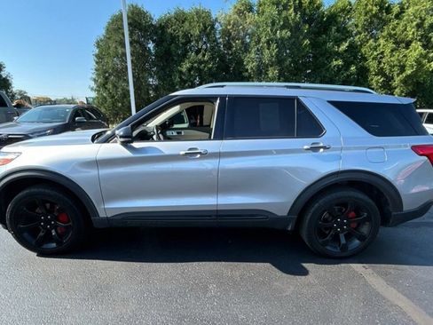 Used 2020 Ford Explorer Platinum w/ Premium Technology Package AWD/4WD image 3