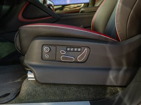 Used 2023 Bentley Bentayga Speed image 13