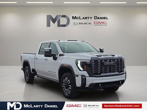 Used 2024 GMC Sierra 2500 Denali Ultimate w/ Max Trailering Package image 1