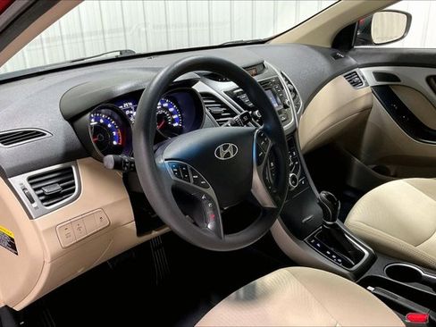 Used 2014 Hyundai Elantra SE w/ Option Group 02 FWD image 14
