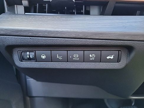 Used 2023 Nissan Ariya FWD image 34