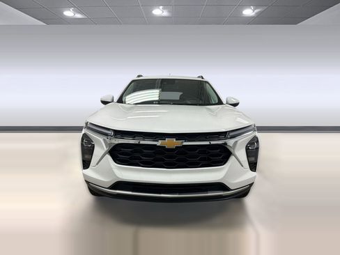 Used 2026 Chevrolet Trax LT w/ Driver Confidence Package FWD image 5