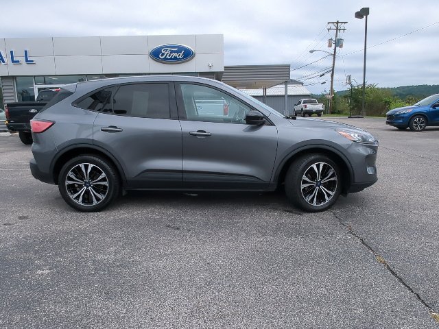 Used 2022 Ford Escape SE w/ SE Sport Appearance Package AWD/4WD image 31