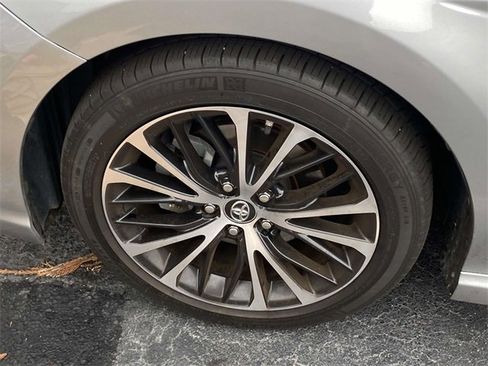 Used 2019 Toyota Camry SE image 13