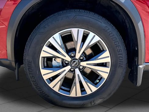 Certified 2023 Nissan Rogue SV FWD image 10