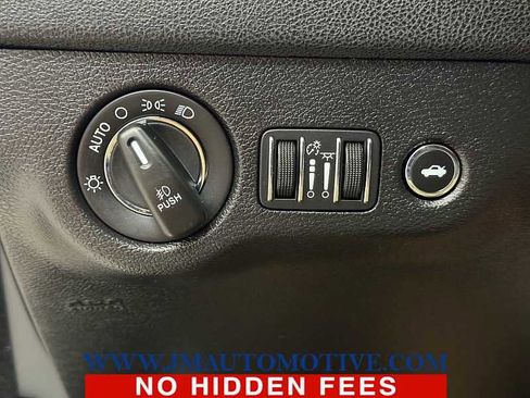 Used 2019 Chrysler 300 Limited w/ Safetytec Plus Group image 37