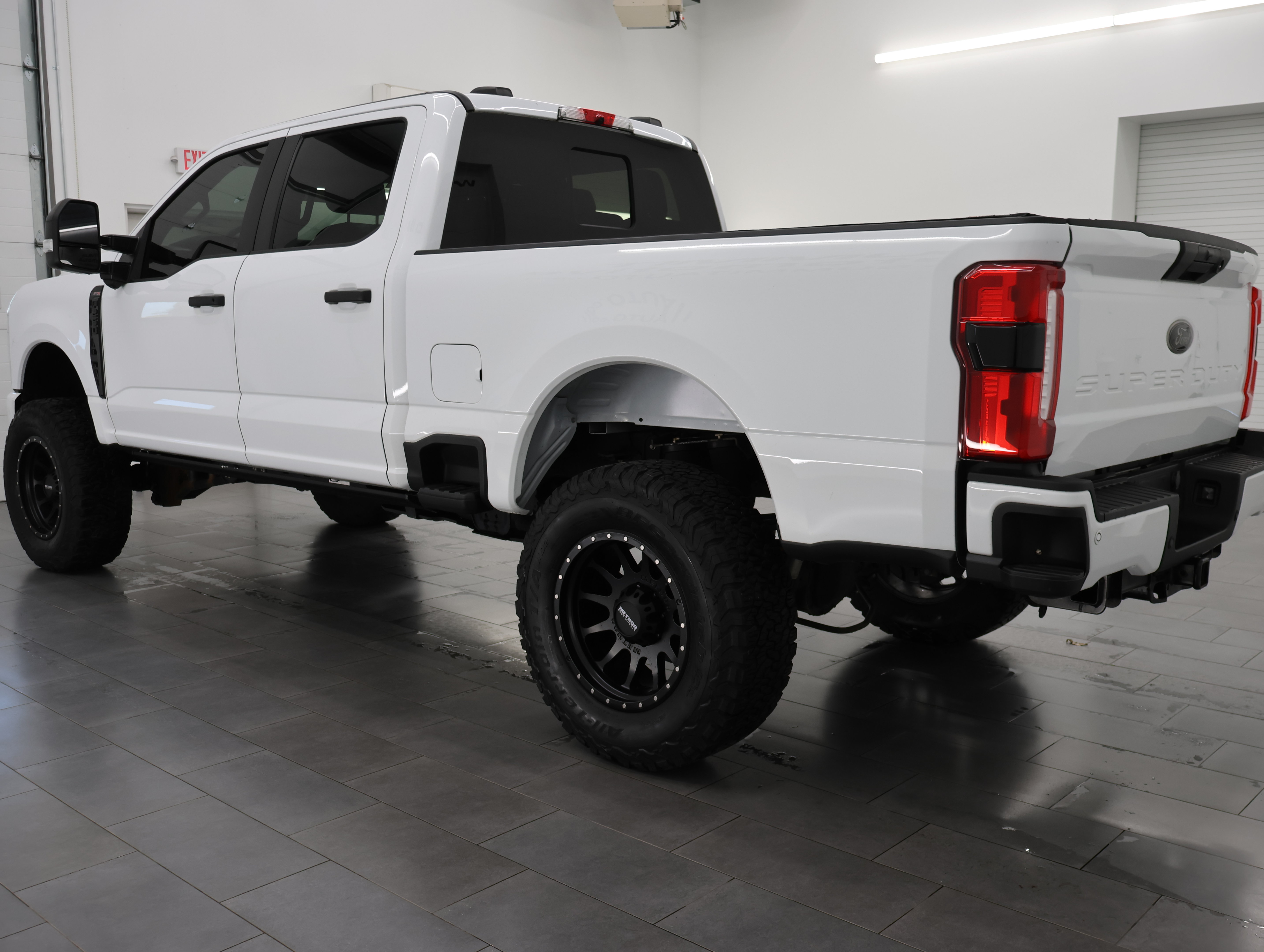 Used 2023 Ford F250 XL w/ STX Appearance Package AWD/4WD image 6