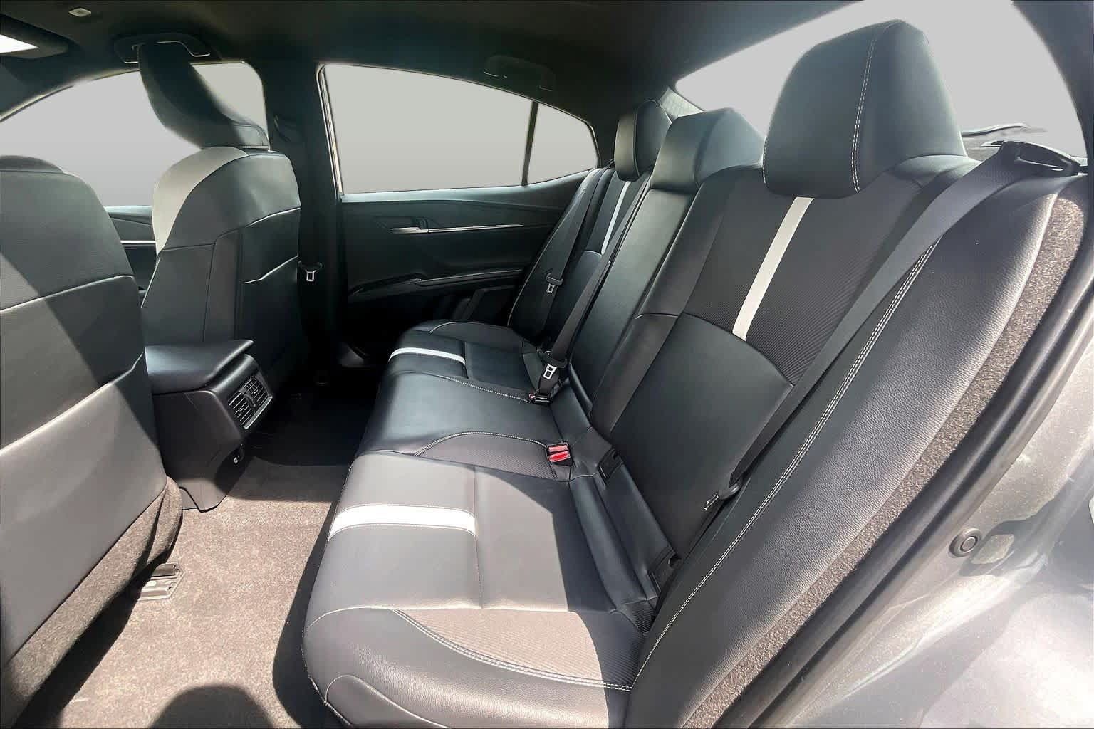 Used 2025 Toyota Camry SE FWD image 20