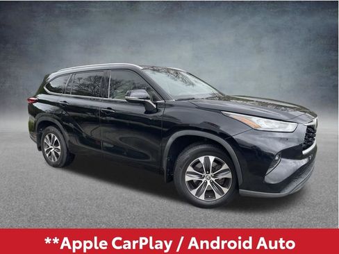 Used 2020 Toyota Highlander XLE AWD/4WD image 3