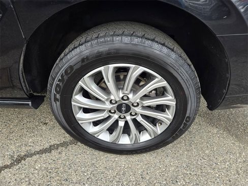 Used 2024 Lincoln Navigator L 4WD image 9
