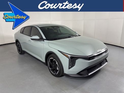 New 2026 Kia K4 EX FWD image 1