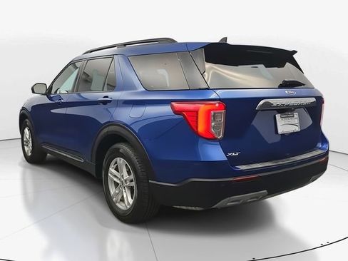 Used 2022 Ford Explorer XLT w/ Equipment Group 202A image 7