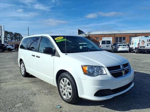 Used 2019 Dodge Grand Caravan SE image 9