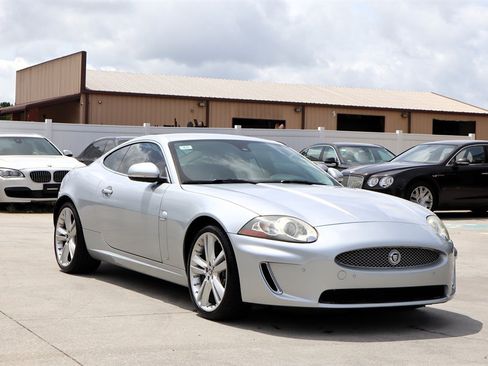 Used 2010 Jaguar XK Coupe RWD image 9