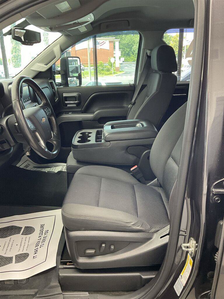 Used 2015 Chevrolet Silverado 2500 LT w/ LT Convenience Package AWD/4WD image 8