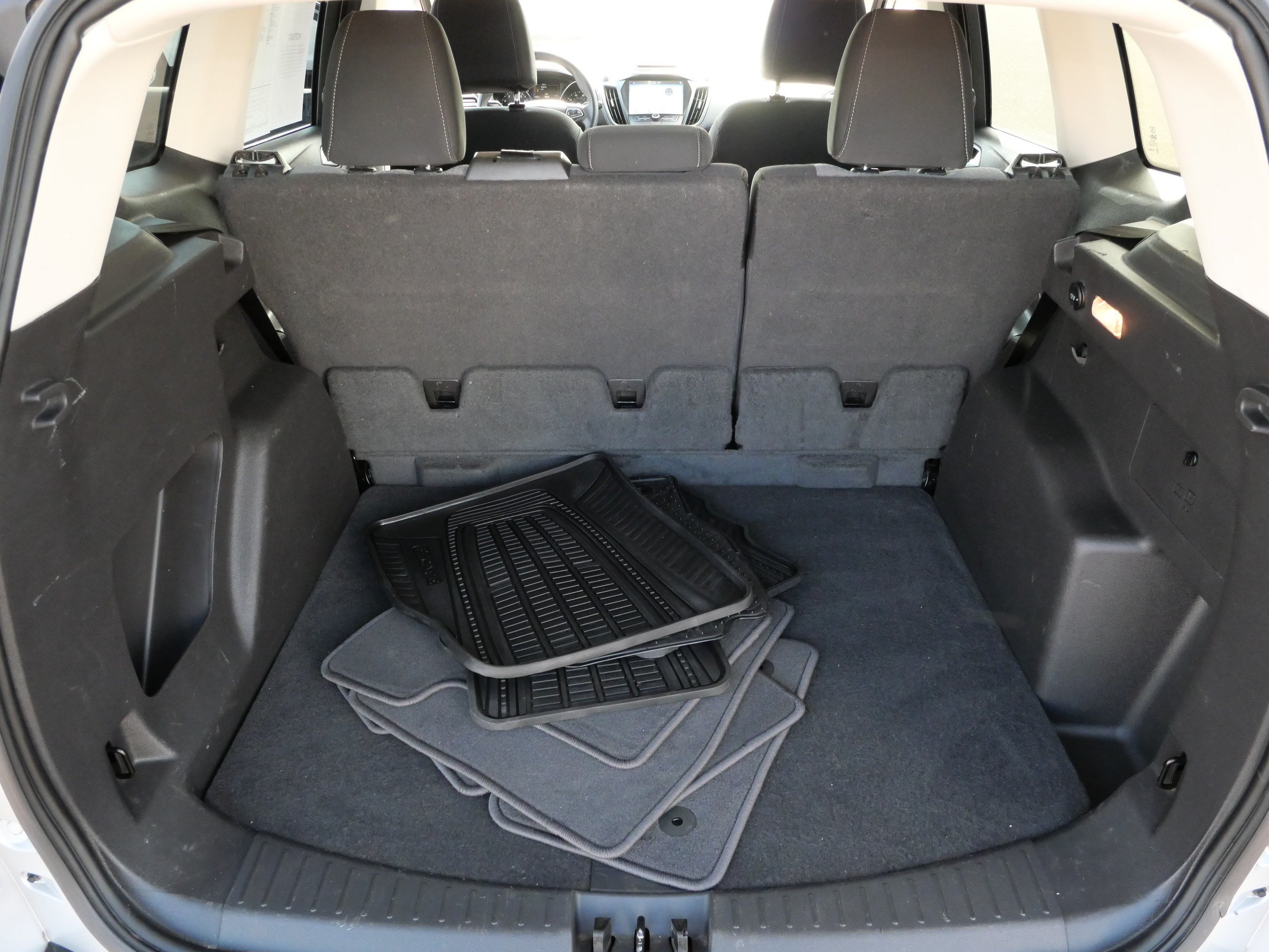 Used 2017 Ford Escape SE w/ Equipment Group 201A FWD image 12