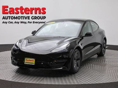 Used 2023 Tesla Model 3 Standard Range RWD image 1