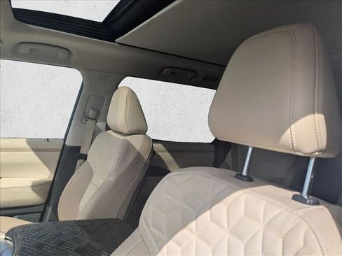 Used 2025 Nissan Armada Platinum Reserve AWD/4WD image 13