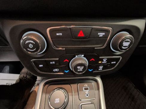 Certified 2018 Jeep Compass Latitude w/ Popular Equipment Group image 24