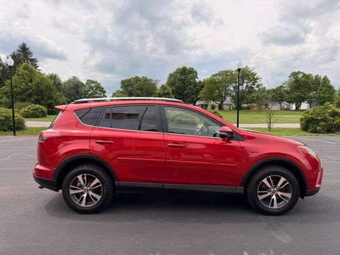 Used 2017 Toyota RAV4 XLE w/ All Weather Liner Package AWD/4WD image 5