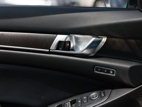 Used 2018 Honda Accord Touring image 47