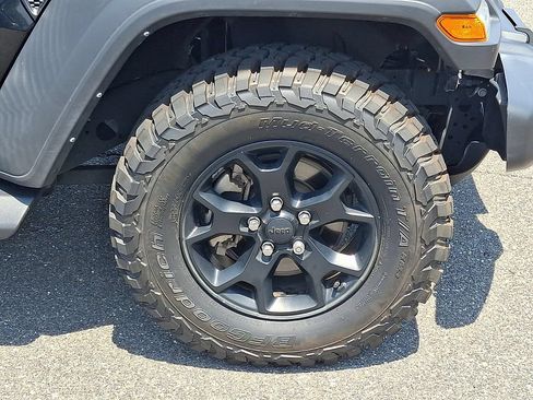 Used 2021 Jeep Wrangler Unlimited Sport AWD/4WD image 11