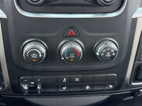 Used 2017 RAM 1500 Classic SLT w/ Luxury Group AWD/4WD image 15