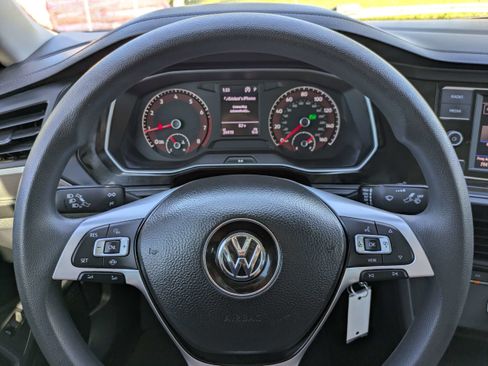 Used 2019 Volkswagen Jetta S image 22