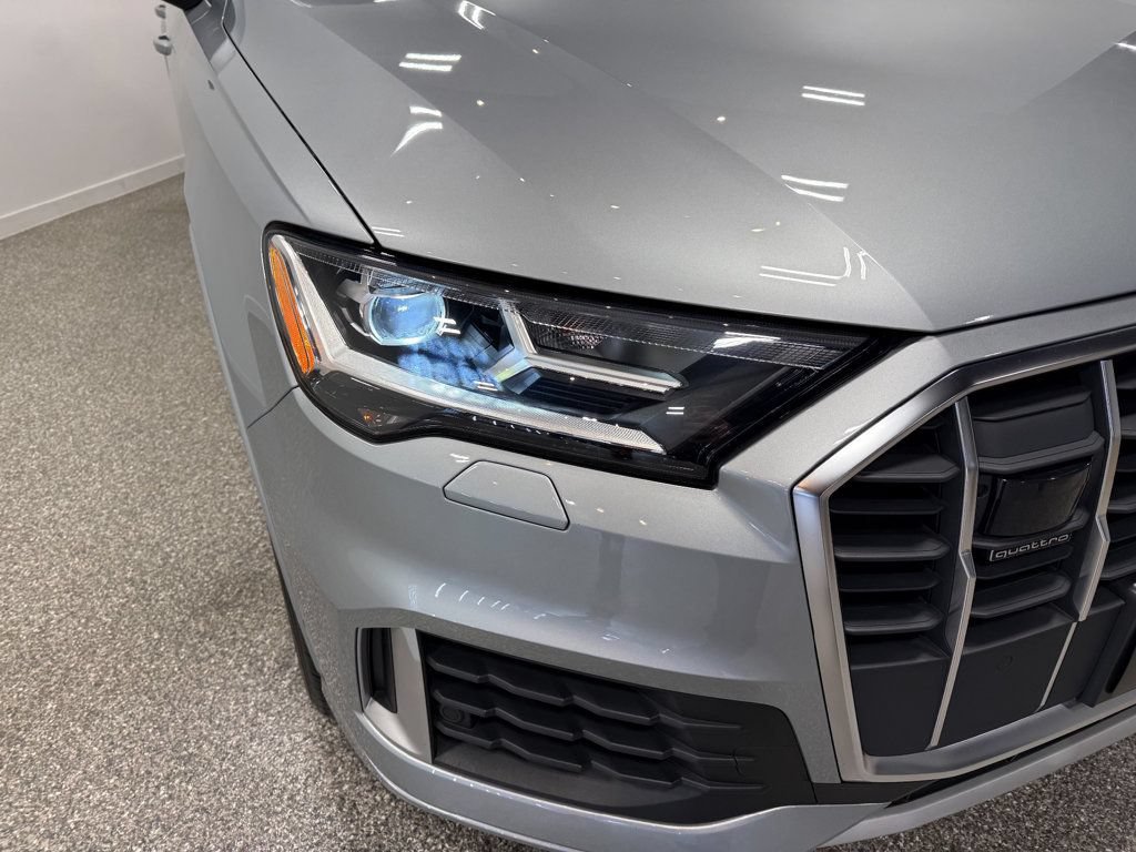 Used 2023 Audi Q7 2.0T Premium w/ Convenience Package AWD/4WD image 3