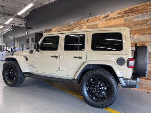 Used 2022 Jeep Wrangler Unlimited Sahara image 23