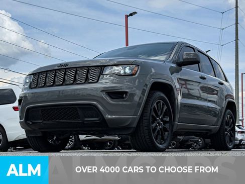 Used 2020 Jeep Grand Cherokee Altitude AWD/4WD image 2