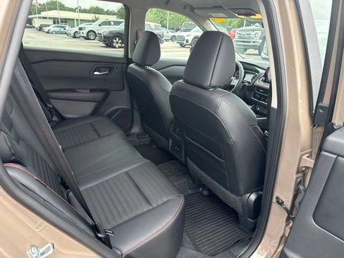 Used 2025 Nissan Rogue SV AWD/4WD image 14