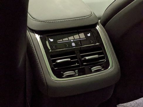 New 2026 Volvo XC90 B6 Plus image 24