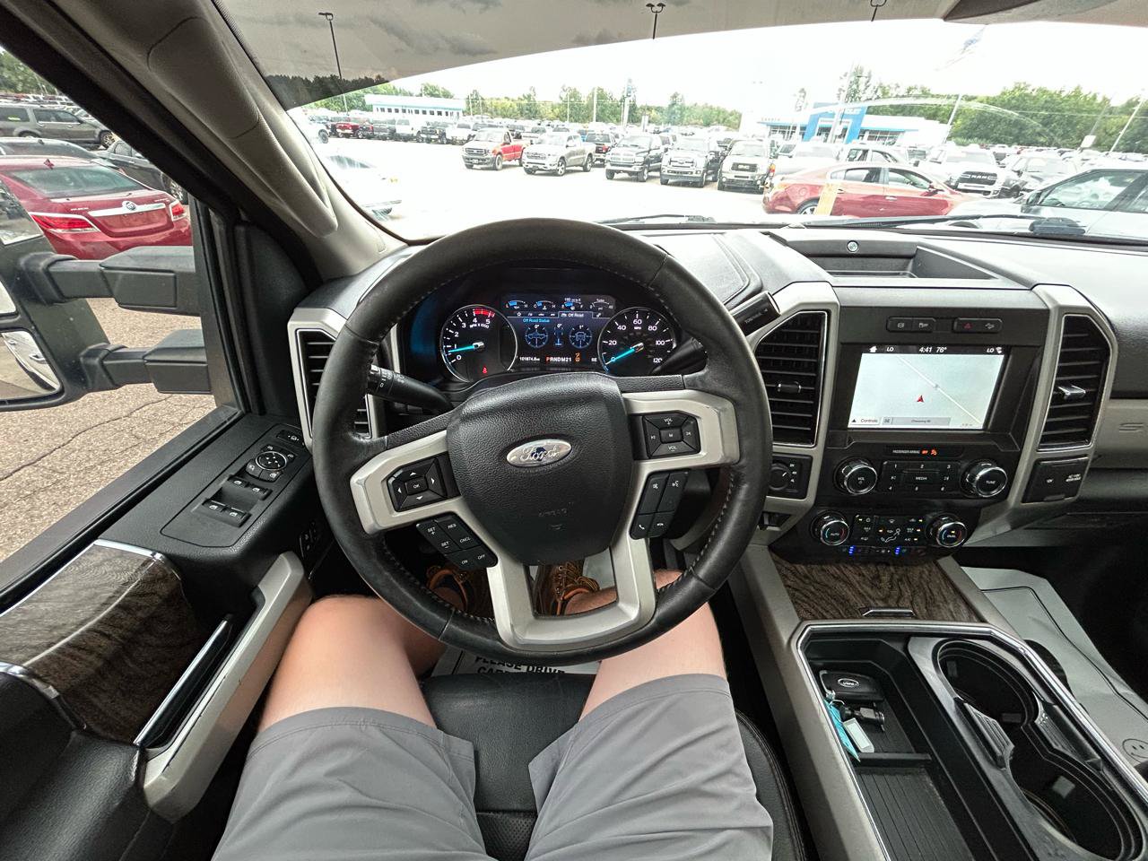 Used 2019 Ford F250 Lariat w/ Lariat Ultimate Package AWD/4WD image 32