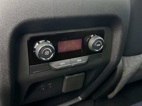 New 2026 Chevrolet Traverse Z71 w/ Enhanced Driving Package AWD/4WD image 28