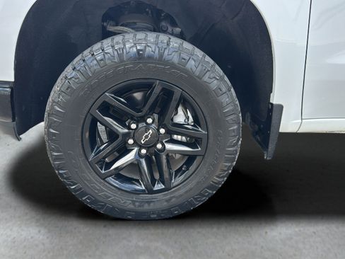Used 2020 Chevrolet Silverado 1500 LT Trail Boss AWD/4WD image 18
