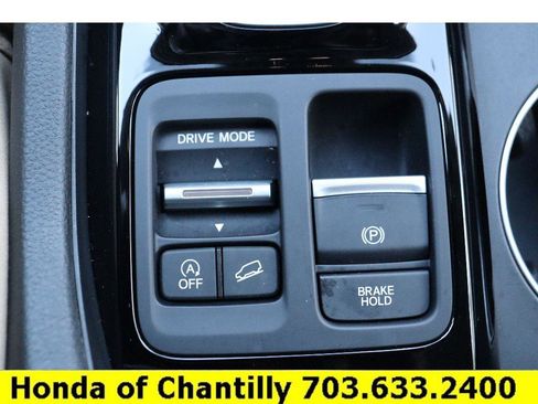 Used 2024 Honda Pilot Elite image 17