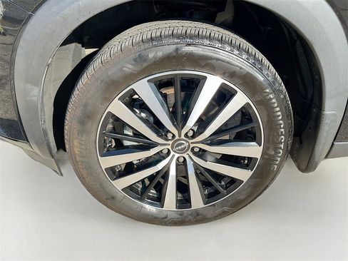 Used 2024 Nissan Pathfinder Platinum image 34