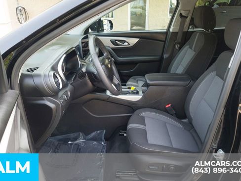 Used 2025 Chevrolet Blazer LT FWD image 15