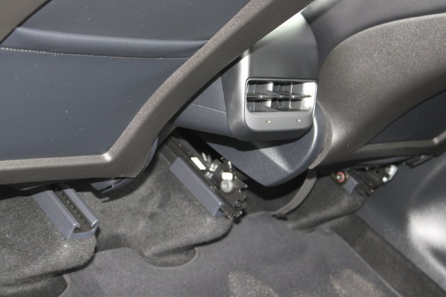Used 2024 Tesla Model Y Performance AWD/4WD image 29