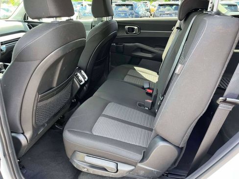Certified 2026 Kia Sorento LX FWD image 7
