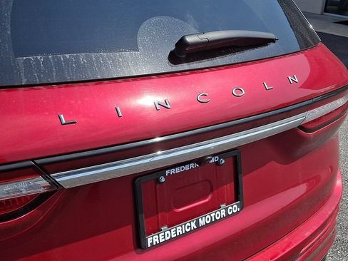 Used 2025 Lincoln Corsair Grand Touring w/ Towing Package AWD/4WD image 31
