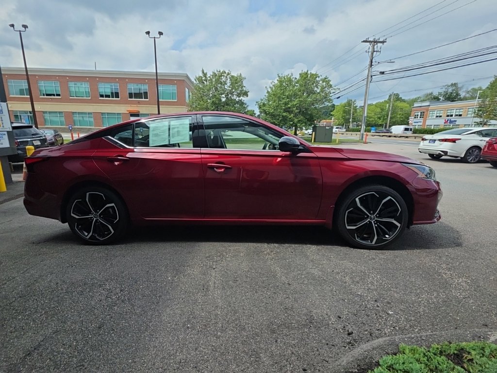 Certified 2024 Nissan Altima 2.5 SR AWD/4WD image 7