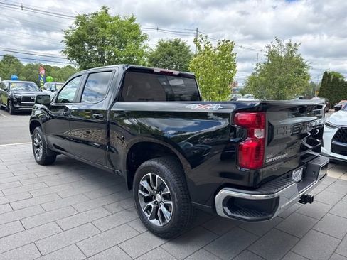 Used 2024 Chevrolet Silverado 1500 LT AWD/4WD image 5