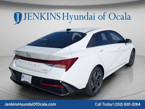 New 2026 Hyundai Elantra Limited FWD image 3